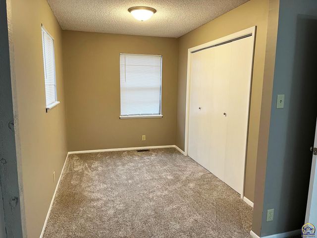 3104 SE Michigan AVE, Topeka, KS 66605