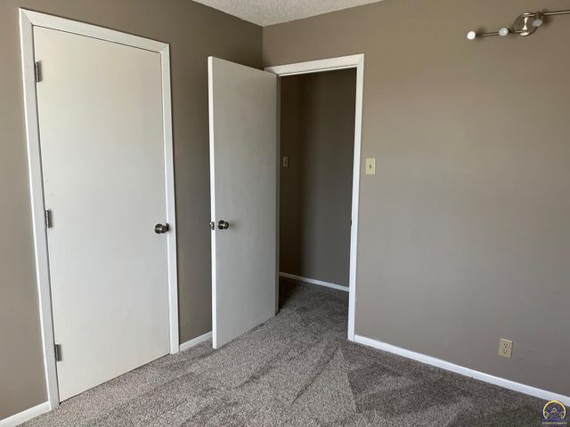 3104 SE Michigan AVE, Topeka, KS 66605