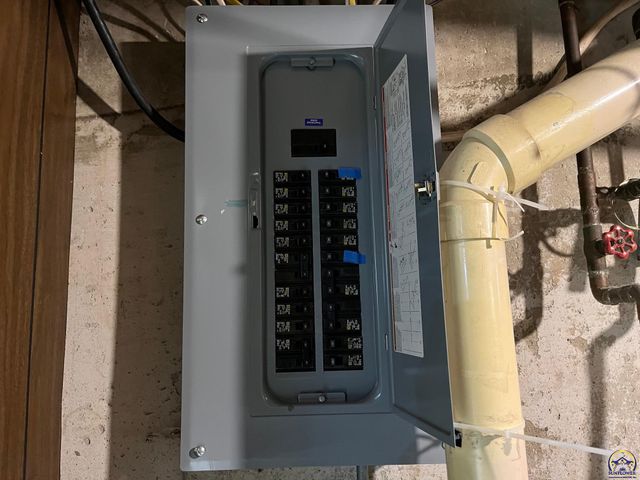 3104 SE Michigan AVE, Topeka, KS 66605