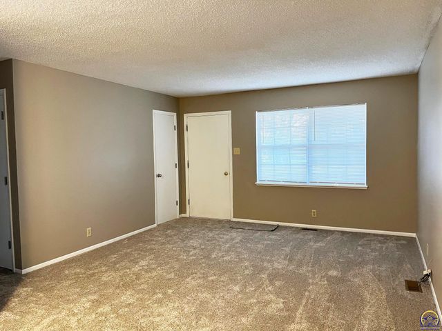 3104 SE Michigan AVE, Topeka, KS 66605