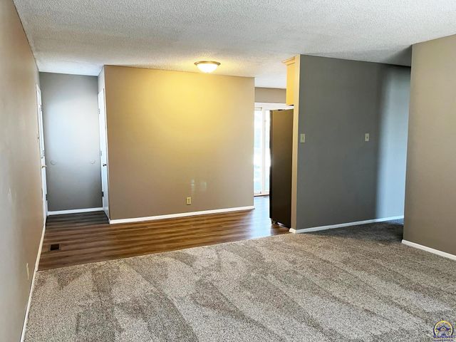 3104 SE Michigan AVE, Topeka, KS 66605