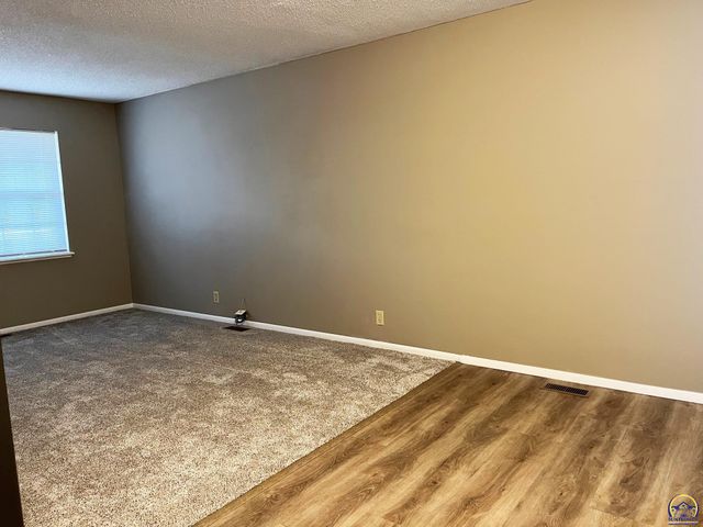 3104 SE Michigan AVE, Topeka, KS 66605