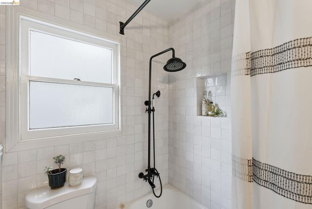 4061 Whittle Ave, Oakland, CA 94602