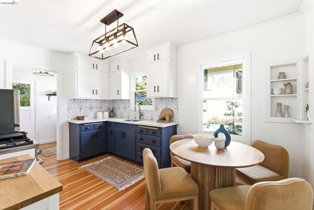 4061 Whittle Ave, Oakland, CA 94602