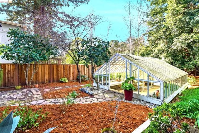 4061 Whittle Ave, Oakland, CA 94602