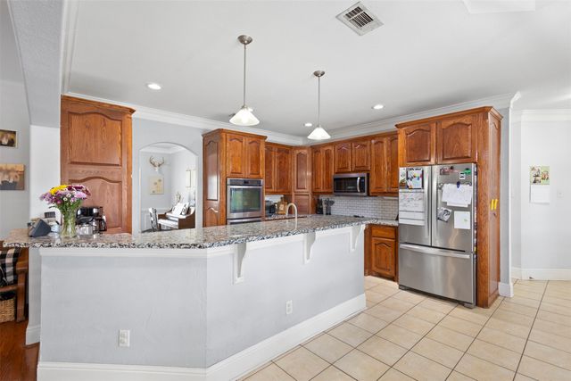 2000 Pin Oak Drive, Kaufman, TX 75142