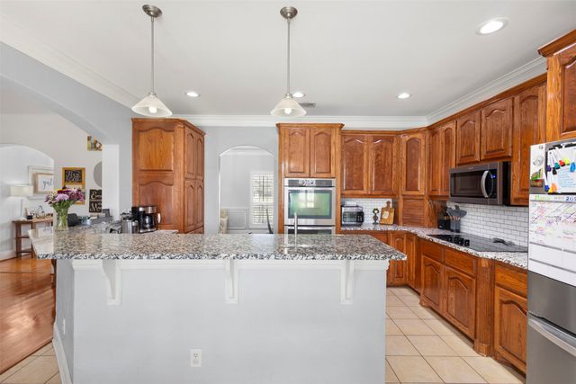 2000 Pin Oak Drive, Kaufman, TX 75142