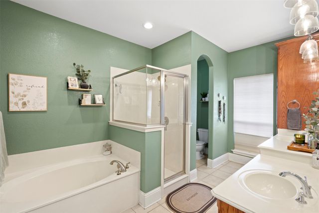 2000 Pin Oak Drive, Kaufman, TX 75142