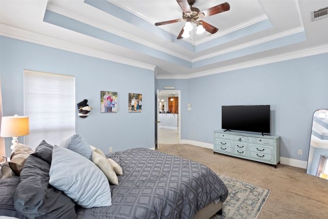 2000 Pin Oak Drive, Kaufman, TX 75142