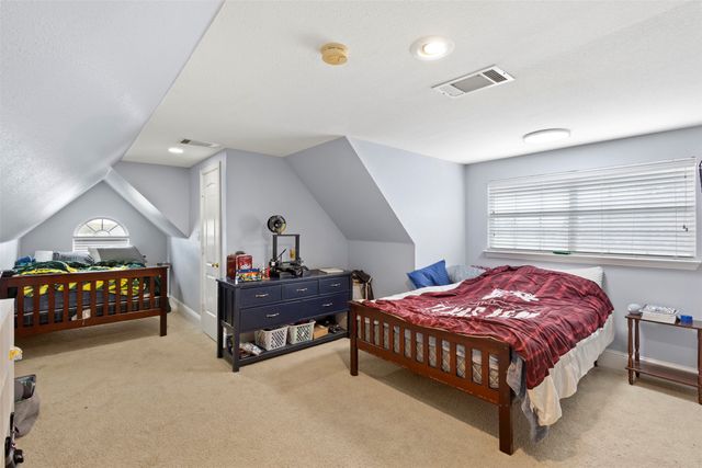 2000 Pin Oak Drive, Kaufman, TX 75142