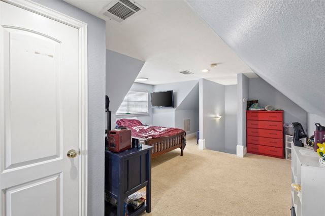 2000 Pin Oak Drive, Kaufman, TX 75142