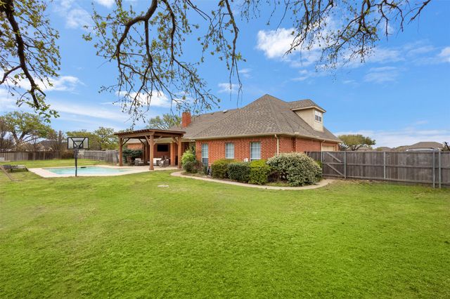 2000 Pin Oak Drive, Kaufman, TX 75142