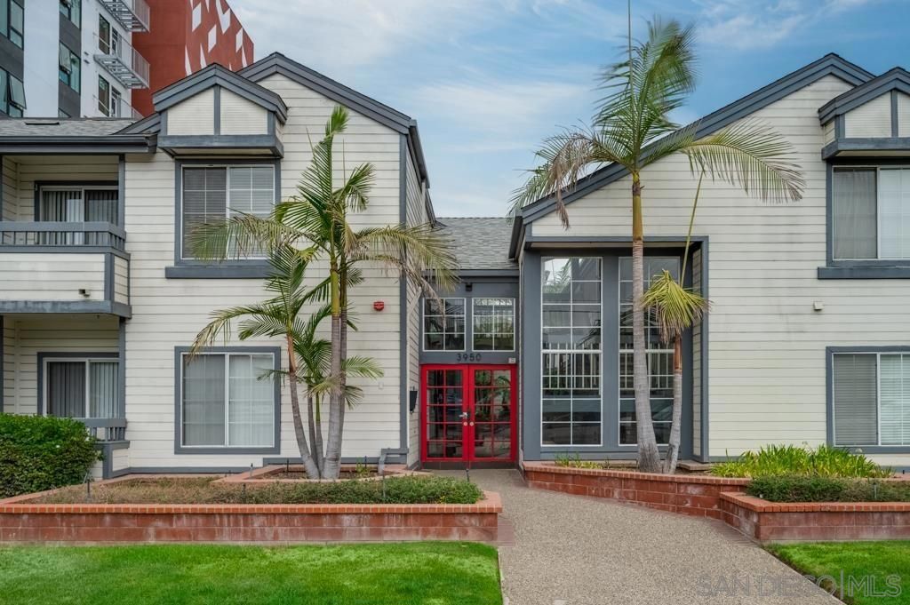 Image 2 of property listing at 3950 Cleveland 106, San Diego, CA 92103