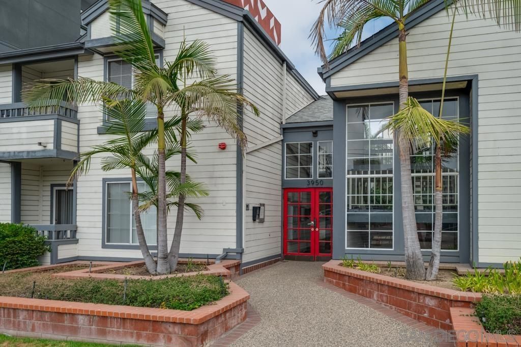 Image 3 of property listing at 3950 Cleveland 106, San Diego, CA 92103