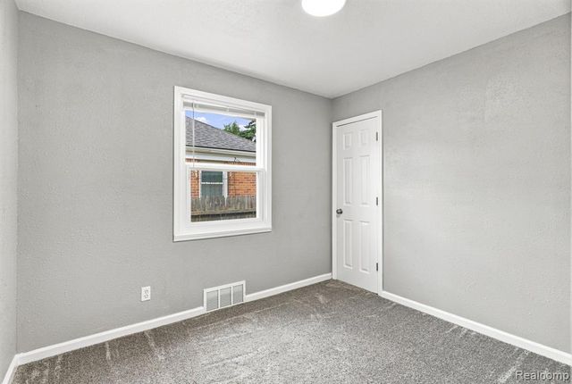 5515 E Outer Drive, Detroit, MI 48234