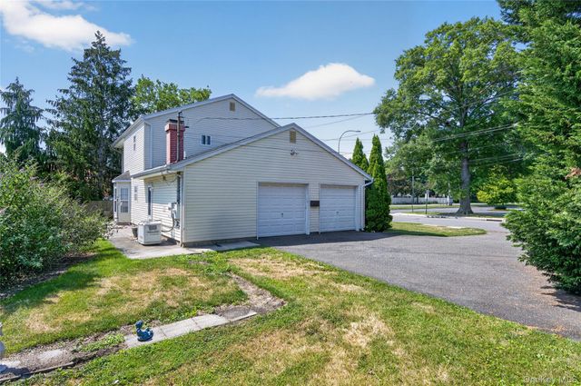 200 Saint Bridgets Lane, Westbury, NY 11590