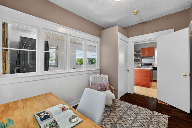 305 21st St, Sacramento, CA 95811