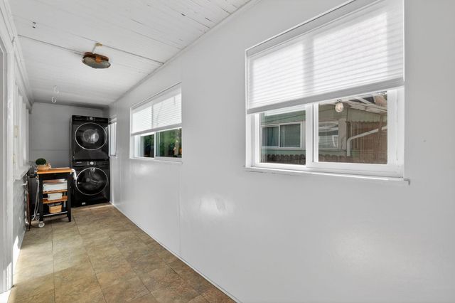 305 21st St, Sacramento, CA 95811