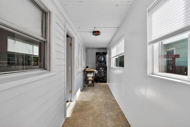 305 21st St, Sacramento, CA 95811