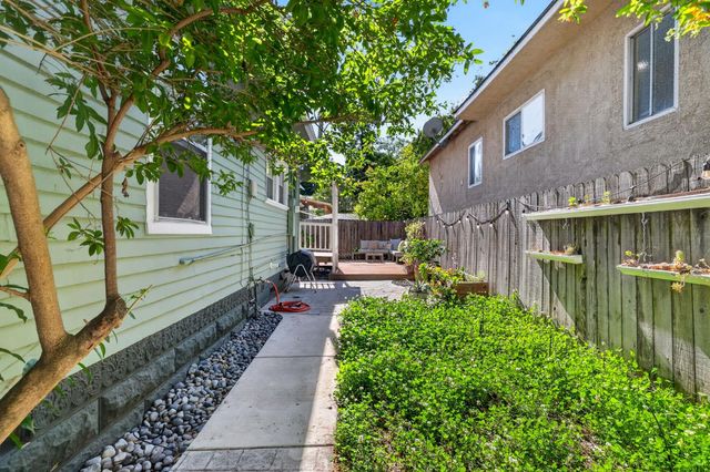 305 21st St, Sacramento, CA 95811