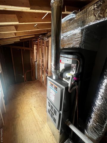 547 Taylor Avenue, East Patchogue, NY 11772