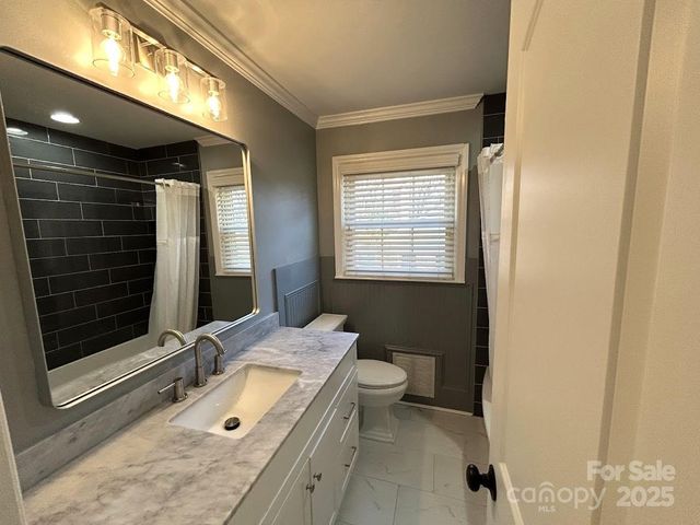 7117 Woodstream Drive, Charlotte, NC 28210