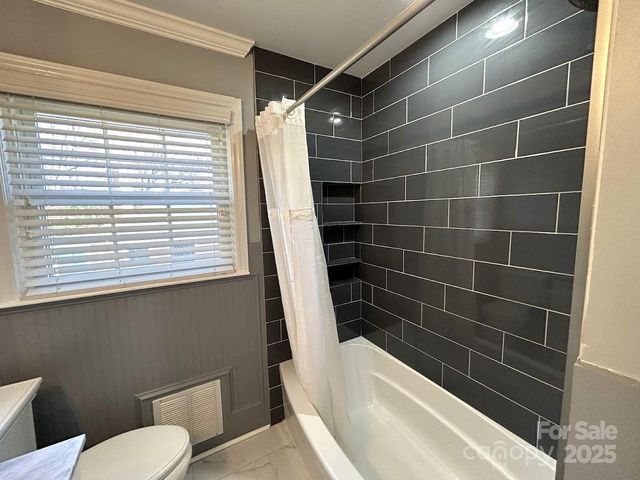 7117 Woodstream Drive, Charlotte, NC 28210