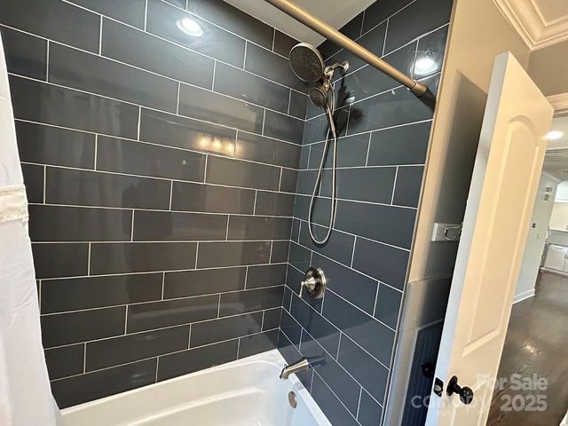 7117 Woodstream Drive, Charlotte, NC 28210