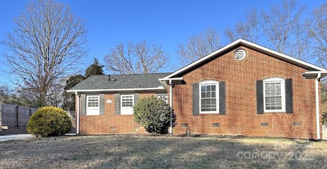 7117 Woodstream Drive, Charlotte, NC 28210