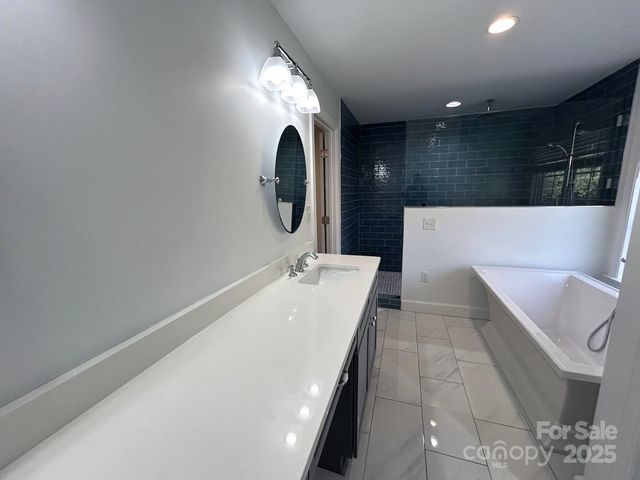 7117 Woodstream Drive, Charlotte, NC 28210