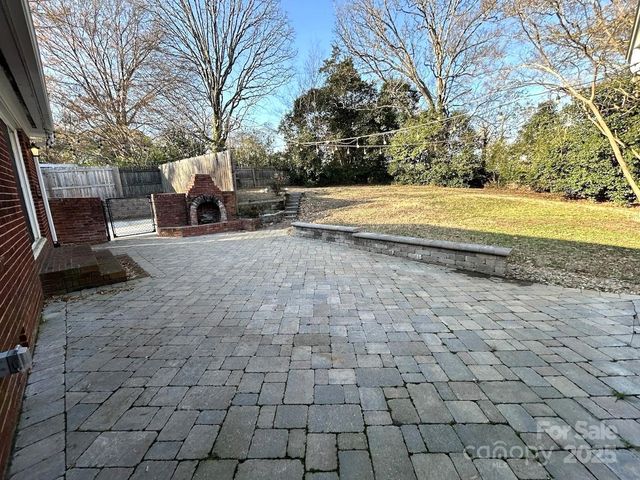 7117 Woodstream Drive, Charlotte, NC 28210