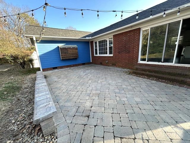 7117 Woodstream Drive, Charlotte, NC 28210