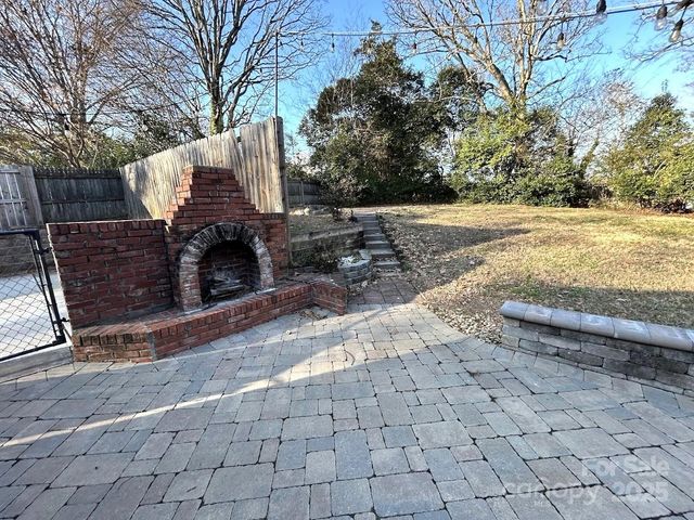 7117 Woodstream Drive, Charlotte, NC 28210