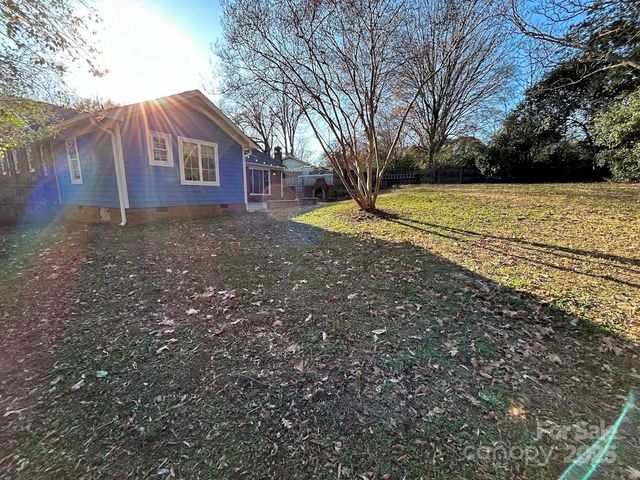 7117 Woodstream Drive, Charlotte, NC 28210