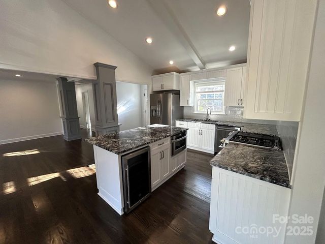 7117 Woodstream Drive, Charlotte, NC 28210