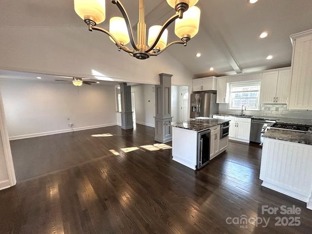 7117 Woodstream Drive, Charlotte, NC 28210