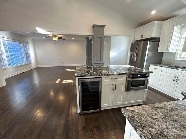 7117 Woodstream Drive, Charlotte, NC 28210