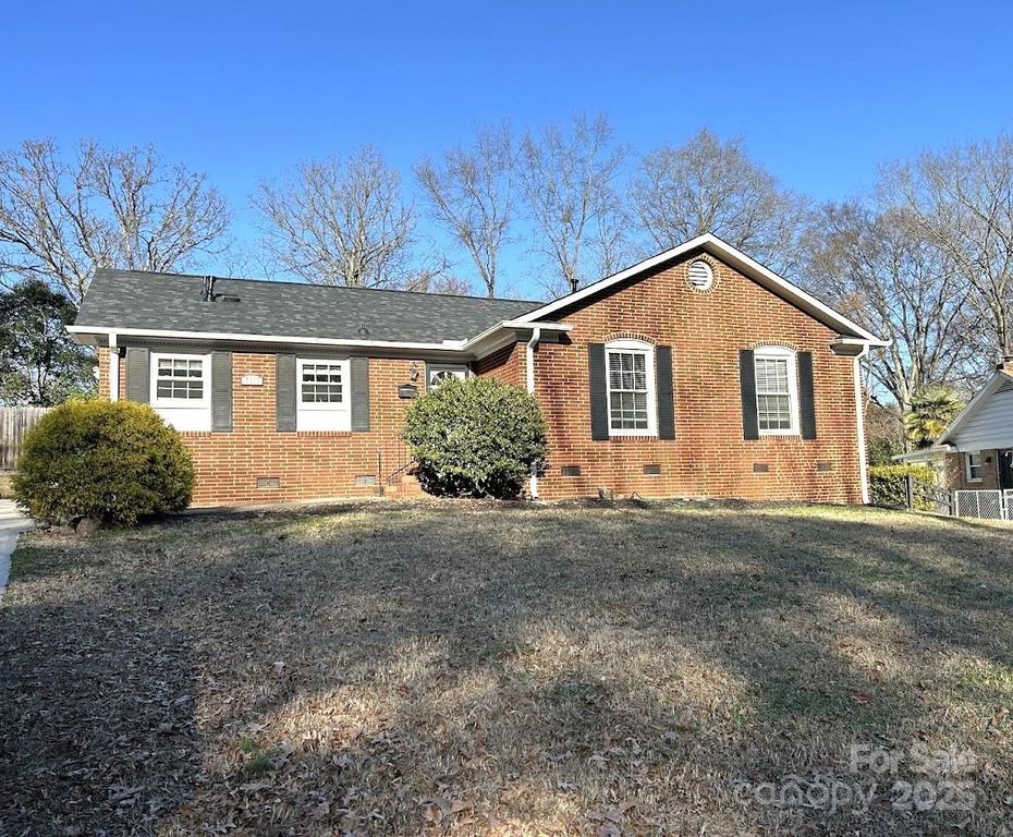 7117 Woodstream Drive, Charlotte, NC 28210