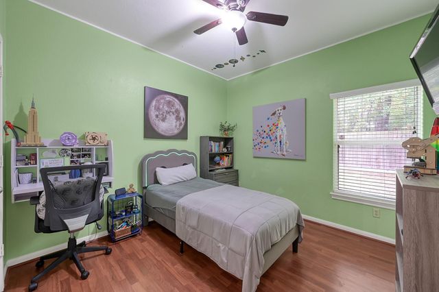 208 Summer Pine Court, Conroe, TX 77304