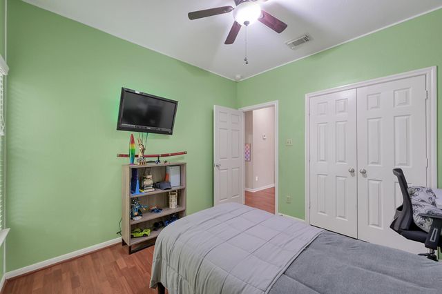 208 Summer Pine Court, Conroe, TX 77304