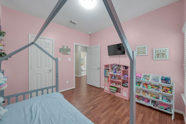 208 Summer Pine Court, Conroe, TX 77304