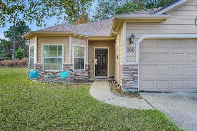 208 Summer Pine Court, Conroe, TX 77304