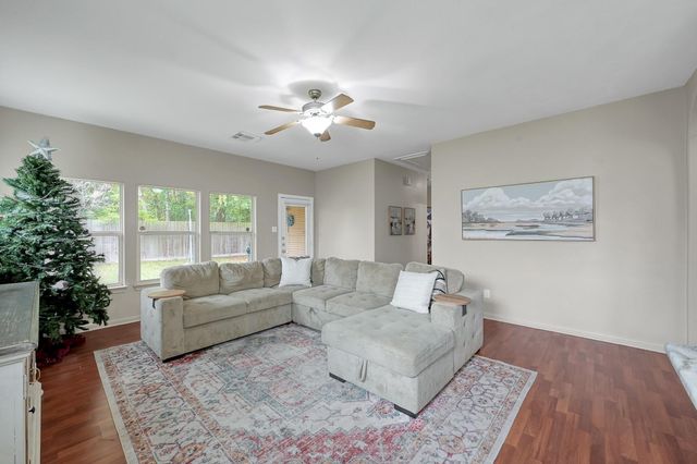 208 Summer Pine Court, Conroe, TX 77304