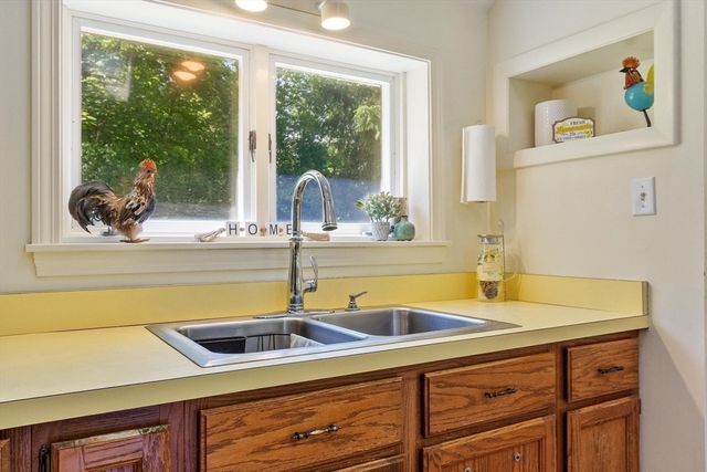 136 Fairbanks St, West Boylston, MA 01583