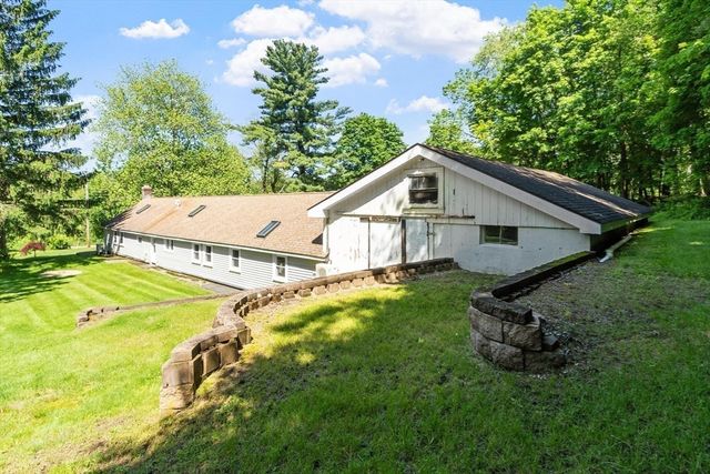 136 Fairbanks St, West Boylston, MA 01583