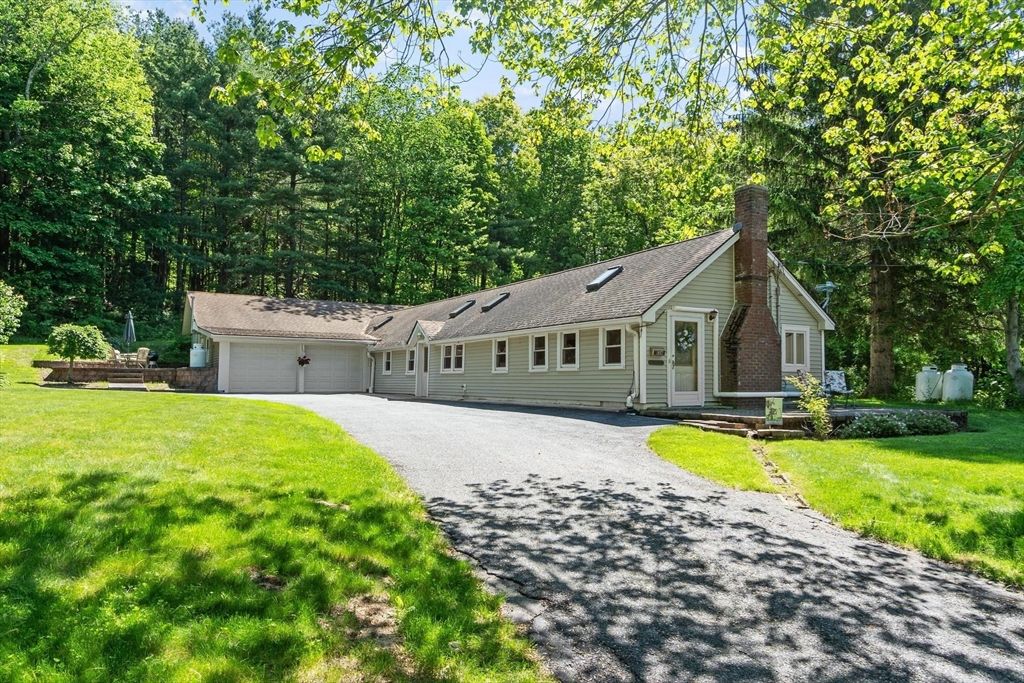 136 Fairbanks St, West Boylston, MA 01583