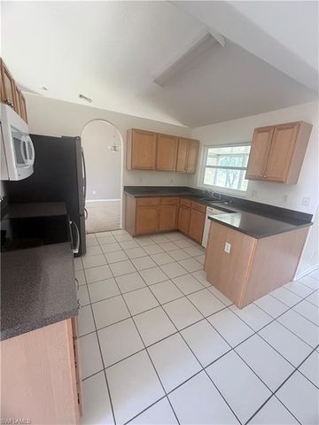 1415 SW 29th TER, Cape Coral, FL 33914