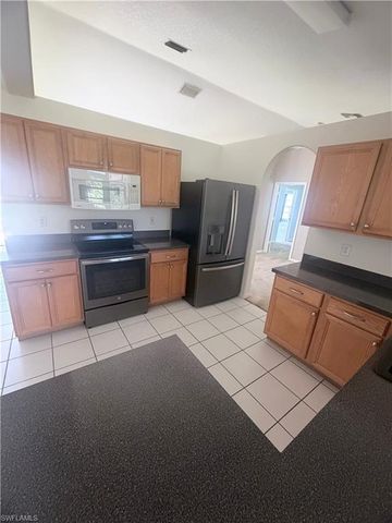 1415 SW 29th TER, Cape Coral, FL 33914
