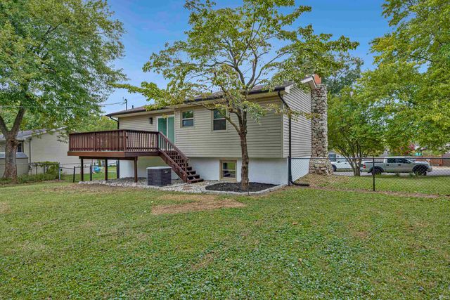 7255 Oakdale Drive, Newburgh, IN 47630