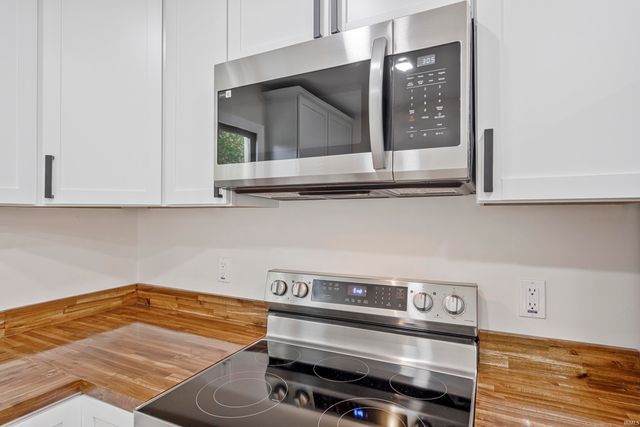 7255 Oakdale Drive, Newburgh, IN 47630